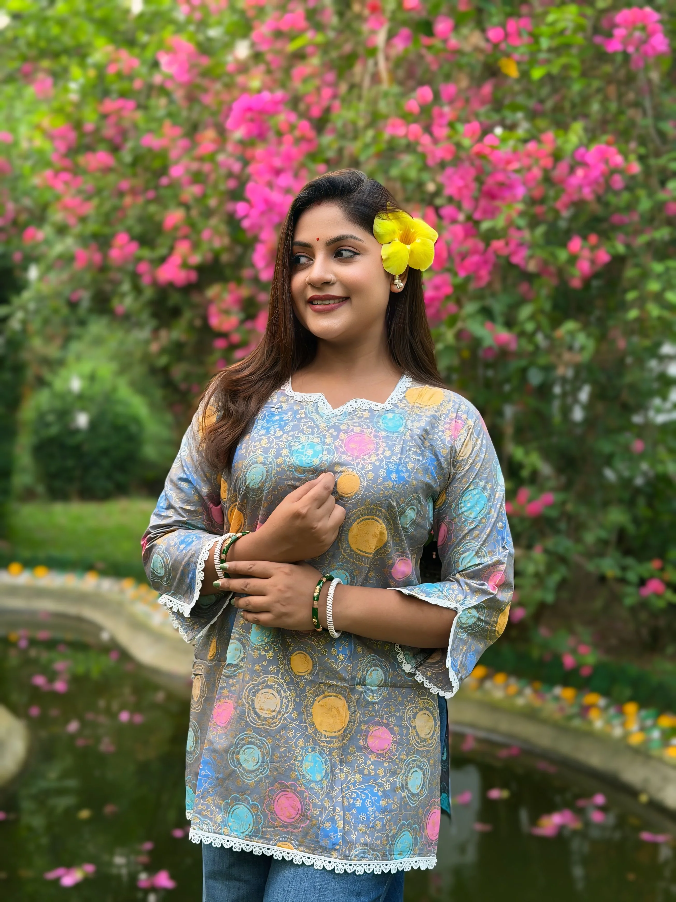 ধুসর